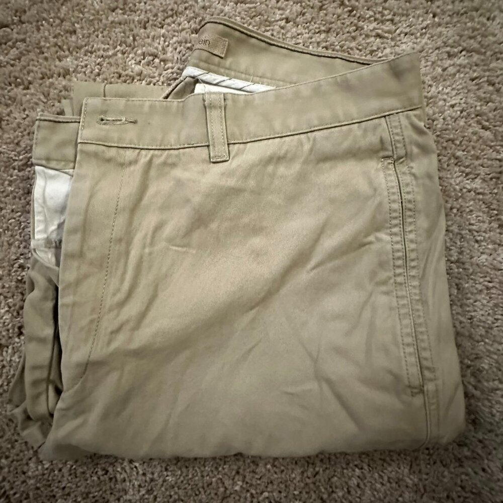 Calvin Klein Men's Khaki's (Size 32 Waist)